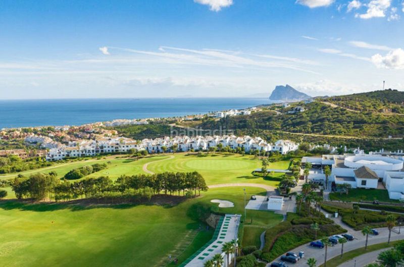 Foto 4ba338d6-b7c7-4a95-848e-ac80faea33e8. Àtic amb aparcament piscina a La Alcaidesa