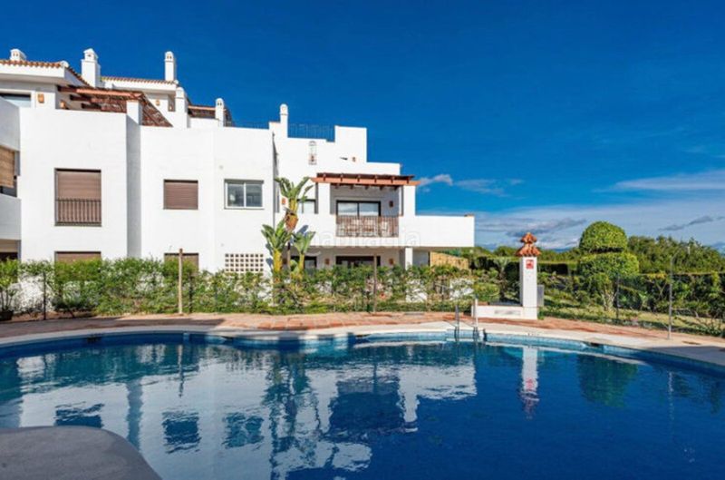 Foto 8c4ad42c-8705-4c3e-981a-058dda7feebd. Àtic amb aparcament piscina a La Alcaidesa