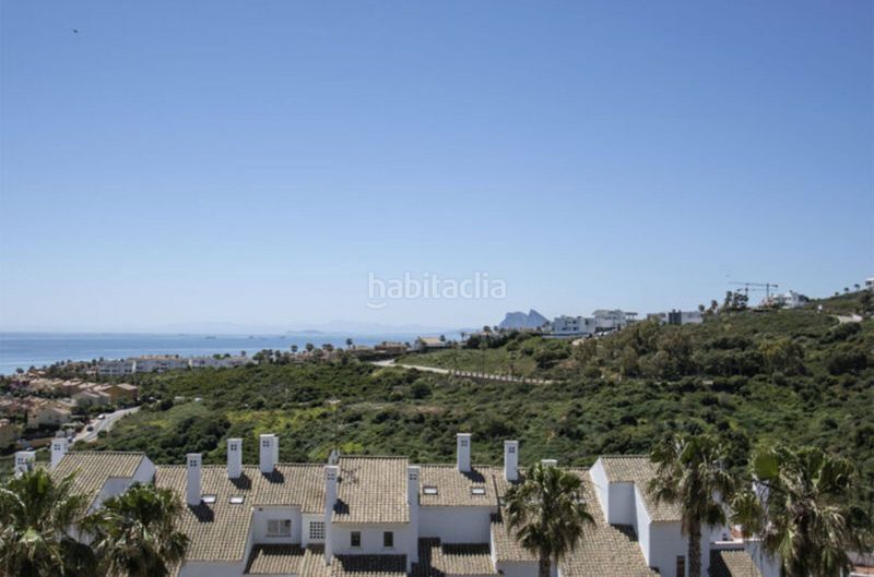 Foto f072bf3f-ebfc-4b5b-a8cc-b6c299a48101. Àtic amb aparcament piscina a La Alcaidesa