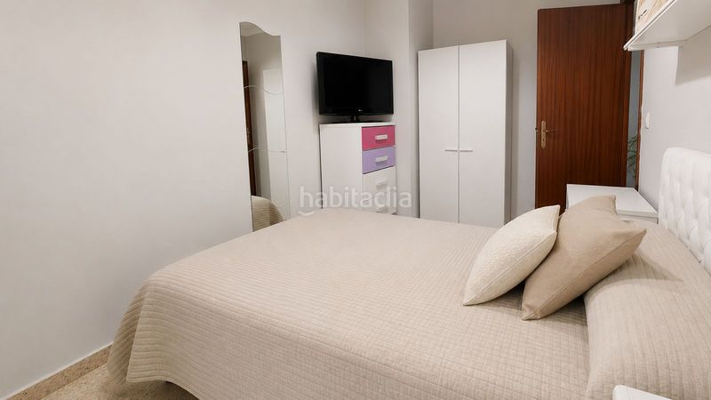 Foto 31e2f8b4-fd07-4c09-8761-e369cae80eb4. Casa adossada amb aparcament a Santa Bárbara-Ciudad Deportiva Línea de la Concepción (La)