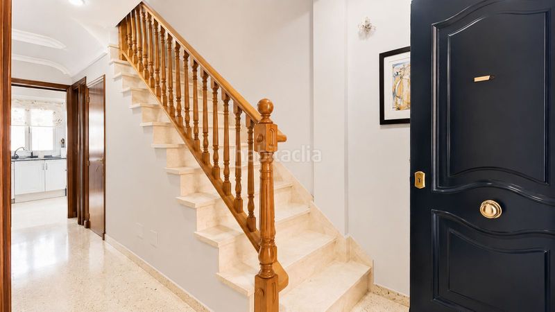 Foto 4d30bb91-51ea-4259-b158-5c10f2e5131b. Casa adossada amb aparcament a Santa Bárbara-Ciudad Deportiva Línea de la Concepción (La)