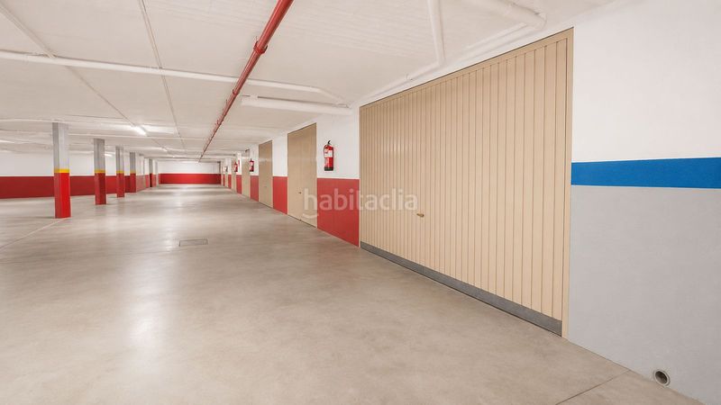Foto 680e4ff0-e2d1-43f1-a975-d3d7ac3b7503. Casa adossada amb aparcament a Santa Bárbara-Ciudad Deportiva Línea de la Concepción (La)