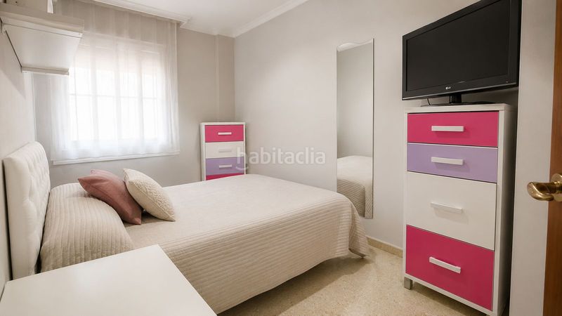Foto 73f0054a-3ab4-44fa-aa6e-2c32612c9563. Casa adossada amb aparcament a Santa Bárbara-Ciudad Deportiva Línea de la Concepción (La)