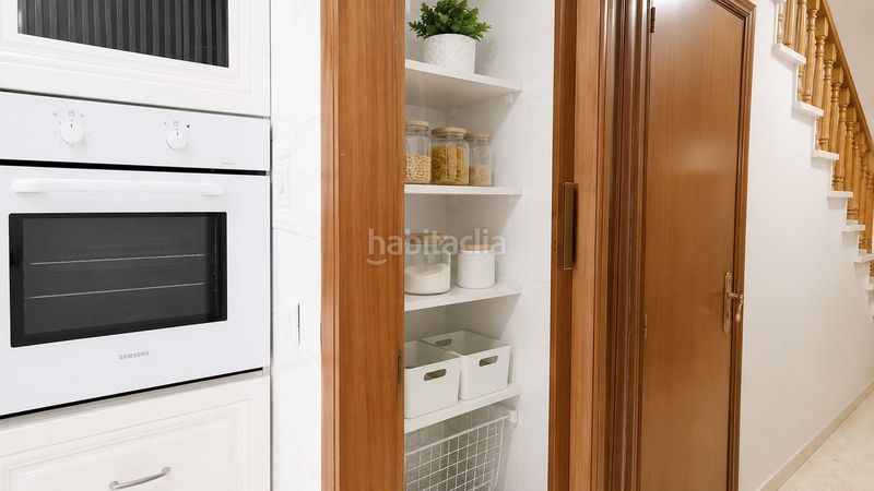Foto 9ad684f3-fa7a-433e-aa8b-0436bfdd3ff5. Casa adossada amb aparcament a Santa Bárbara-Ciudad Deportiva Línea de la Concepción (La)