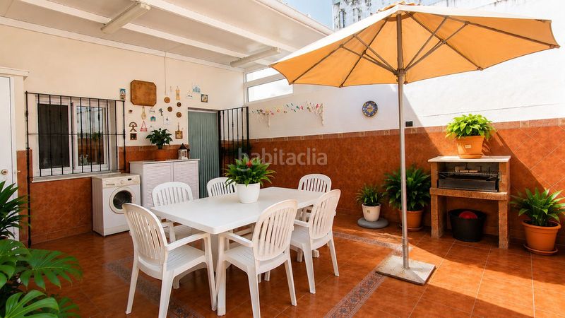 Foto ef3229fe-74f8-4d73-a7d7-7ef723bb68c6. Casa adossada amb aparcament a Santa Bárbara-Ciudad Deportiva Línea de la Concepción (La)