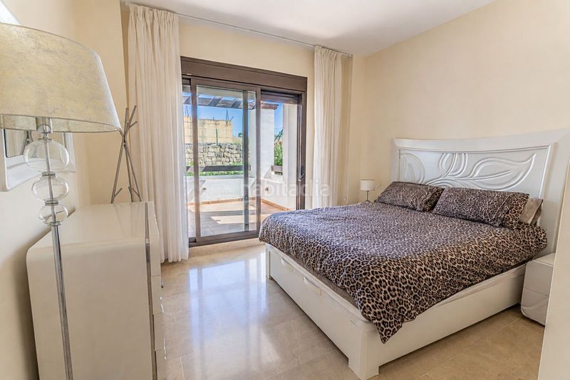Foto 0b13aed8-a99b-467c-9142-315eab1b3b24. Apartament amb aparcament piscina a La Alcaidesa