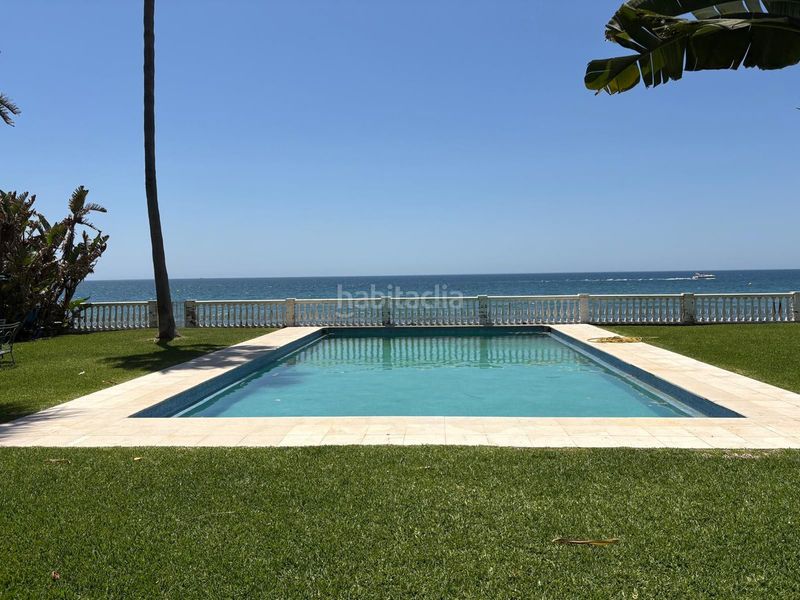 Foto 7832fd99-6544-44e1-bb96-df10f08fc8f2. Chalet avec parking piscine dans Casasola Estepona