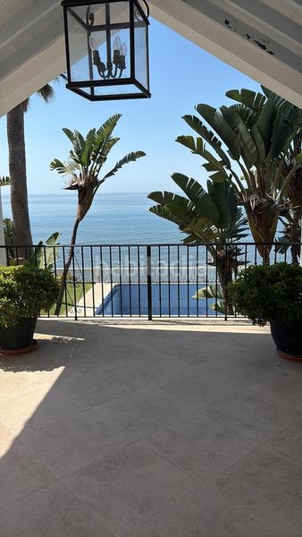 Foto bd38eed9-9905-4cbd-8707-ff40bef29fe2. Miete chalet mit parking pool in Casasola Estepona