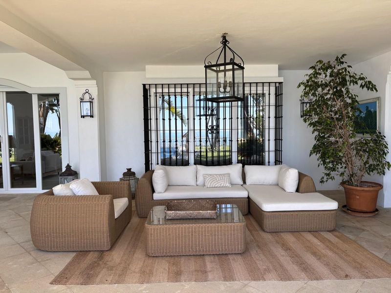 Foto b19485e3-4611-4021-8b57-9a4a5ae4a933. Location chalet avec parking piscine dans Casasola Estepona
