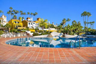 Rent Semi detached house in La Alcaidesa