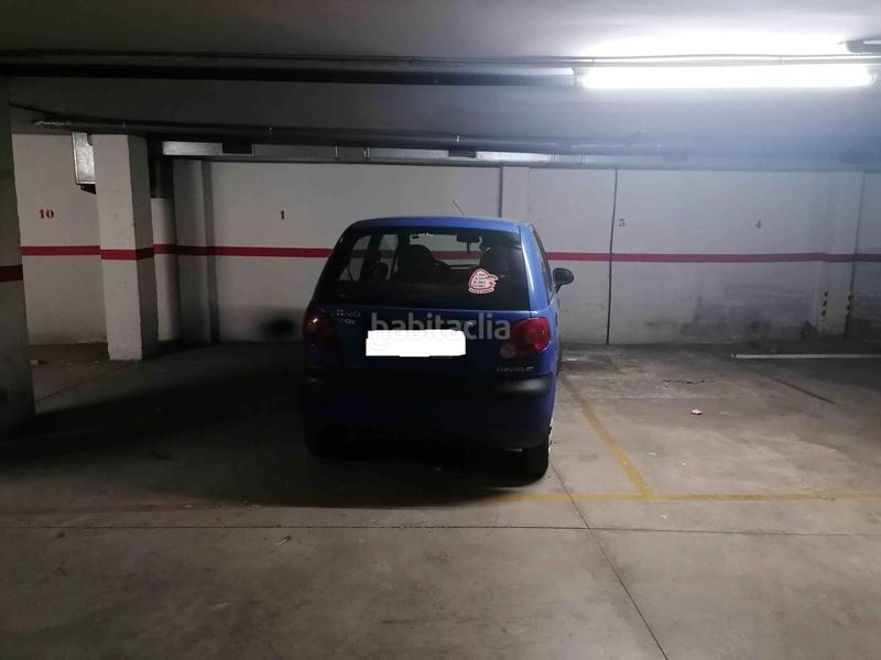 Foto ec518a6c-46bd-4a67-8368-057d5ff68872. Parking voiture dans Santa Margarida de Montbui