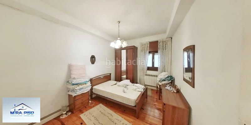 Foto 264ccfbf-647d-426d-aaf2-fcca79643997. Piso  en venta , 5 dormitorios. en Santoña