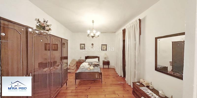 Foto 700cd5fa-c284-44b1-87b8-cf2eeb660488. Piso  en venta , 5 dormitorios. en Santoña