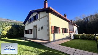 Chalet in Hazas de Cesto. Chalet individual en venta en beranga, 5 dormitorios.