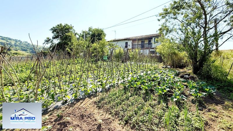 Foto cb8f0e2a-d2f9-4e49-a903-6315ed1cc015. Casa amb aparcament a Solórzano