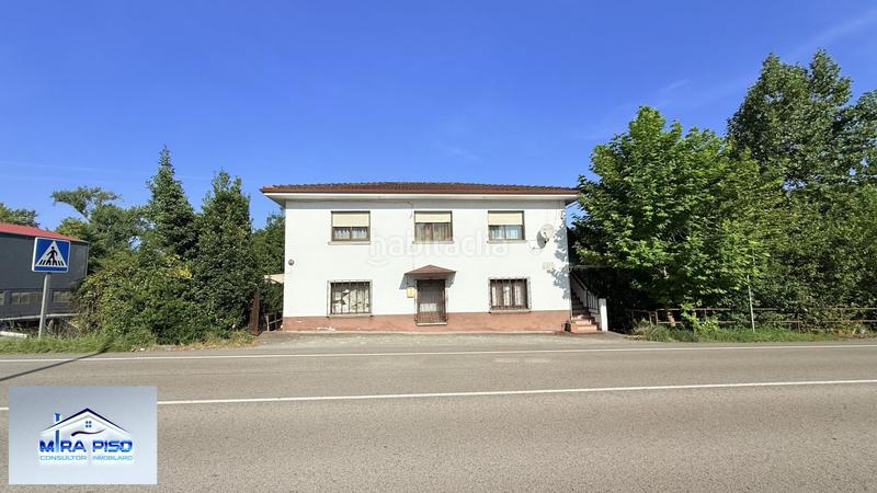 Foto f32334f2-f985-4f8d-8288-99580265314e. Casa amb aparcament a Hazas de Cesto