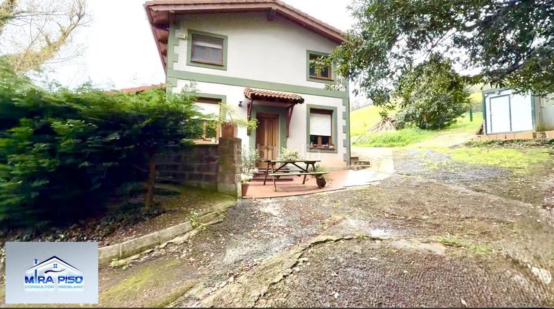 Foto 348c0426-7a0c-4cfb-9980-ff9fd803e30c. Xalet amb calefacció aparcament a Colindres