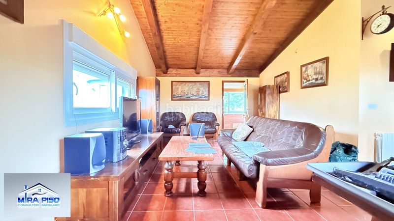 Foto a163e727-f53a-48f4-b063-0d4464df579a. Xalet amb calefacció aparcament a Colindres