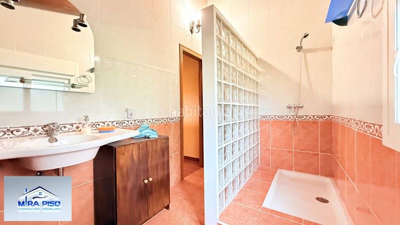 Foto cbbd4e70-ca8c-4c44-b74d-f3b9c20bc758. Xalet amb calefacció aparcament a Colindres