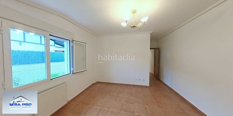 Foto 2d2b561b-c313-4e26-b6c2-ba128548c560. Xalet amb calefacció aparcament a Argoños