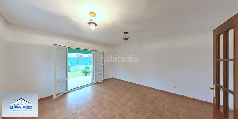 Foto c0031ea2-3d1b-4b21-b37a-c6630dbc98b1. Xalet amb calefacció aparcament a Argoños