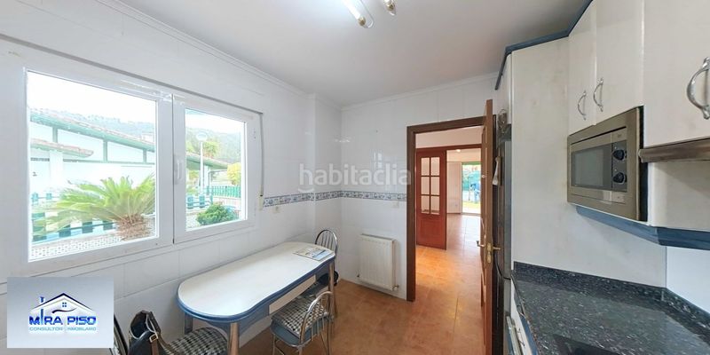 Foto d8afddd0-aeb5-49ee-8e33-42f1cad83bc1. Xalet amb calefacció aparcament a Argoños