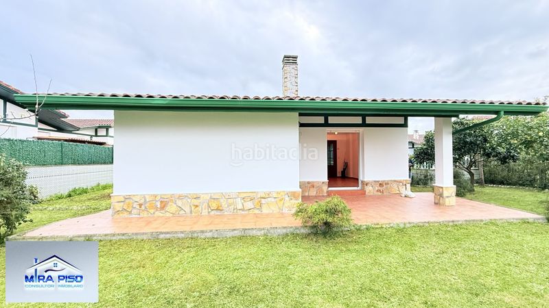 Foto f058311f-76e7-40d0-b2a3-41b7494a9427. Xalet amb calefacció aparcament a Argoños