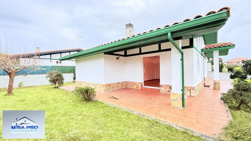 Foto f993be71-7d1e-421e-be13-915fd1091b71. Xalet amb calefacció aparcament a Argoños