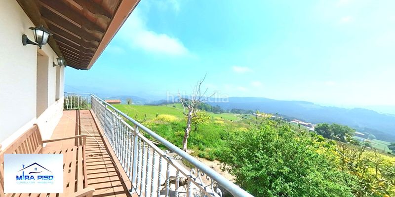 Foto 03b1f937-a725-4918-9802-cc614c897668. Casa amb calefacció aparcament a Bárcena de Cicero