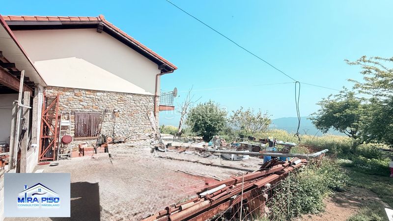 Foto 480d880f-20e5-4c77-9497-a453d1f2072b. Casa amb calefacció aparcament a Bárcena de Cicero