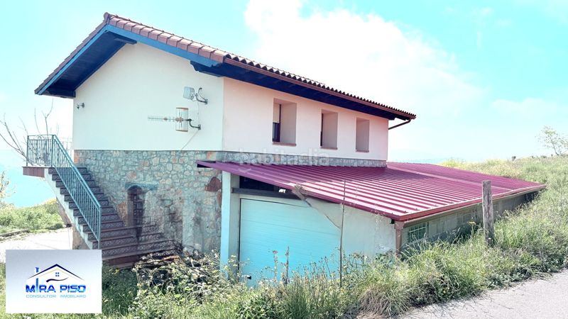 Foto d1307277-96e7-423f-87ea-188506d1d6e4. Casa amb calefacció aparcament a Bárcena de Cicero