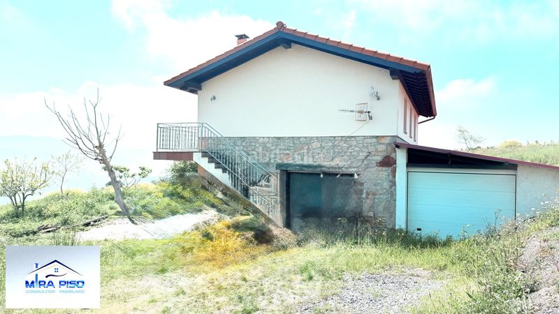 Foto e92546e2-c2bb-4e71-ab71-83d05f62bb57. Casa amb calefacció aparcament a Bárcena de Cicero