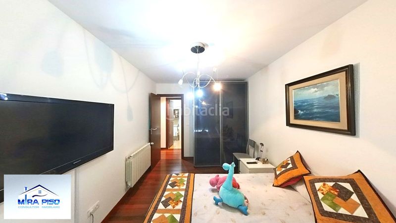 Foto cfc98f79-98a8-4dc8-a026-fac6f96c3350. Pis amb calefacció aparcament a Santoña