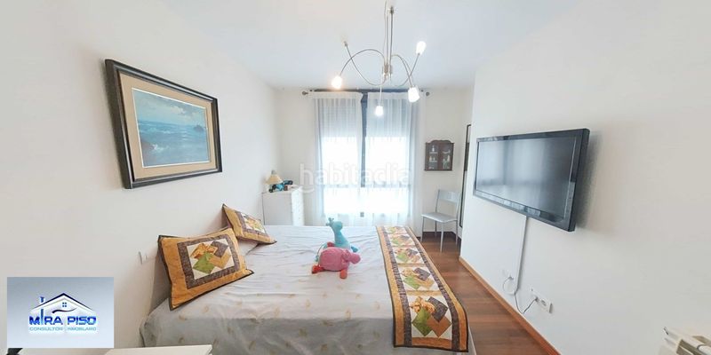 Foto f66348e8-b7e9-43a7-9424-fca18dc664cc. Pis amb calefacció aparcament a Santoña