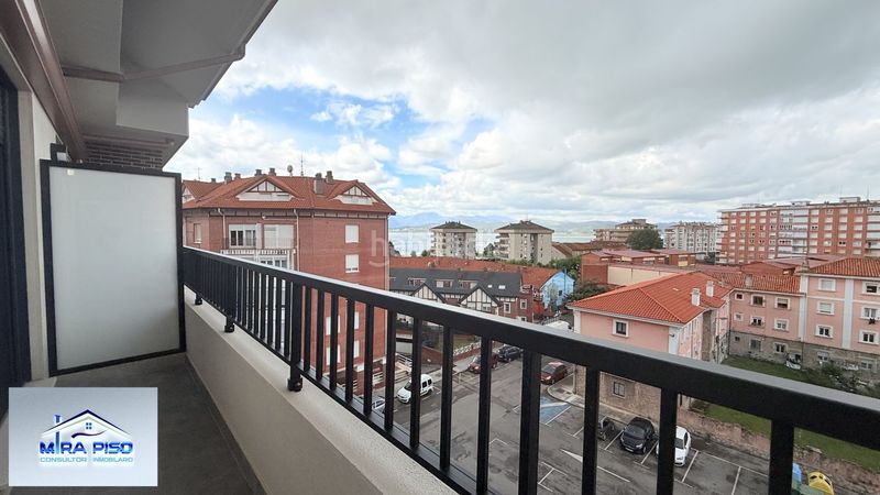 Foto 01f8c31d-e9a9-4da6-a89a-fd65695148dd. Duplex con riscaldamento parcheggio in Santoña