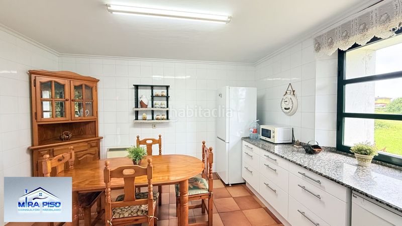 Foto be45e038-69e7-425c-9159-d62b346f1ff7. Casa amb calefacció aparcament a Argoños