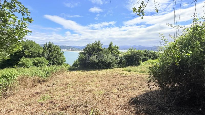 Foto d0d72af3-add4-4cfb-aea5-3203c2e3e62b. Masia a Santoña