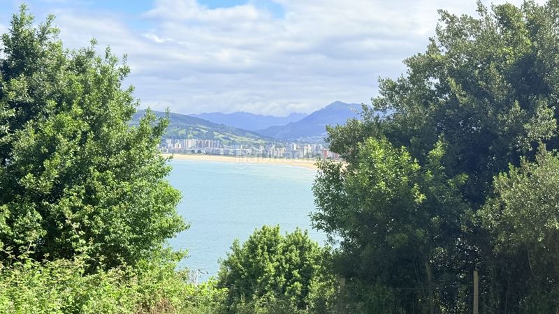 Foto fa0dc776-eaf0-497f-a809-31c020edbb8d. Masia a Santoña