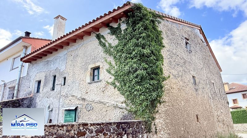 Foto 8ddc0576-f37d-4e7e-872e-0ef488c69b97. Casa amb aparcament a Liendo