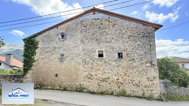 Foto c0ff3d4c-ef4c-402c-a9b3-84ffc5c4441d. Casa amb aparcament a Liendo