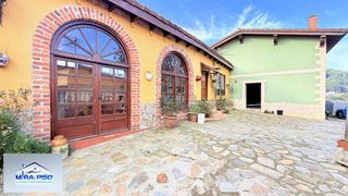 Casa in Bárcena de Cicero. Casa pueblo en venta en barcena de cicero, 5 dormitorios.