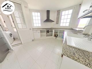 Duplex à Santa Perpètua de Mogoda. Dúplex espacioso en el corazón de santa perpetua de mogoda