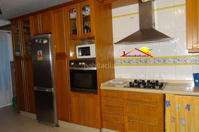 Foto 3d8b5393-8779-462d-8ffd-2d90cf729e6f. Casa adossada amb aparcament a Almonte Almonte