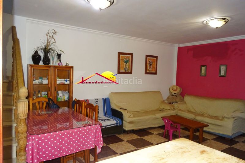 Foto c79c9a70-6470-4c06-a813-8cf34bfbad6e. Casa adossada amb aparcament a Almonte Almonte