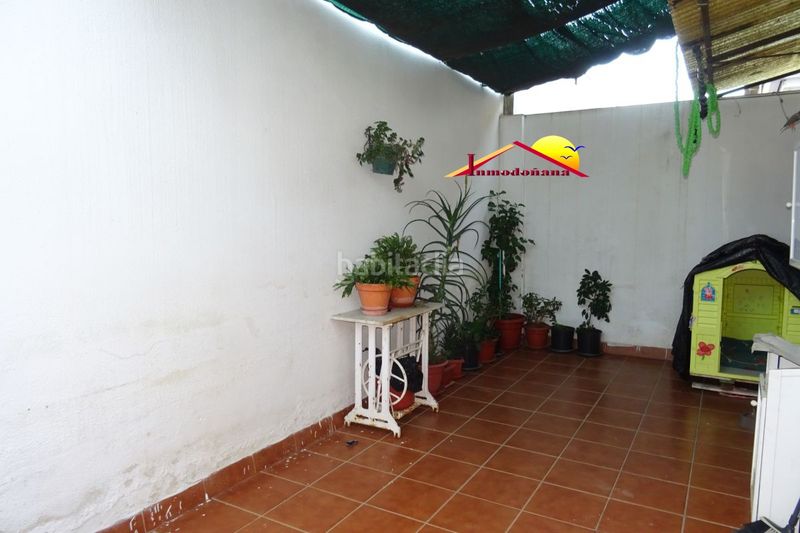 Foto f749d208-3d70-44f3-bbcb-cd3d0cd2e4db. Casa adossada amb aparcament a Almonte Almonte