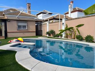 Chalet en Cao Guerrero. Chalet en venta en sector junco, 4 dormitorios.