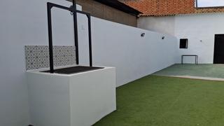 Maison jumelée à Pilas. Casa adosada en venta en pilas, 4 dormitorios.