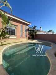 Xalet en Centro - Torre de la Higuera. Pareado en venta en sector inglesillo, 4 dormitorios.