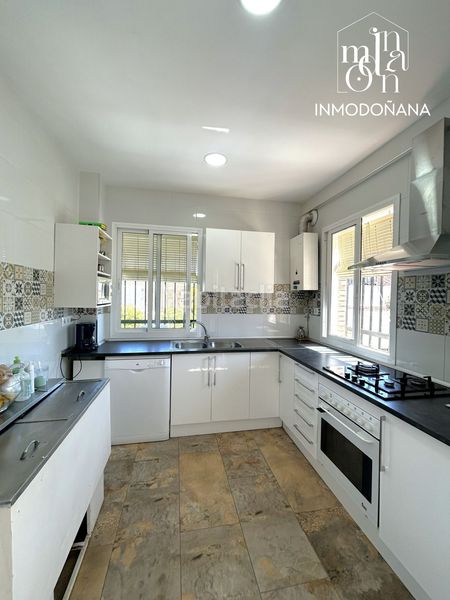 Foto a824ff0d-85f3-4b20-903d-116429f9a3e5. Xalet amb calefacció aparcament piscina a Centro - Torre de la Higuera Almonte
