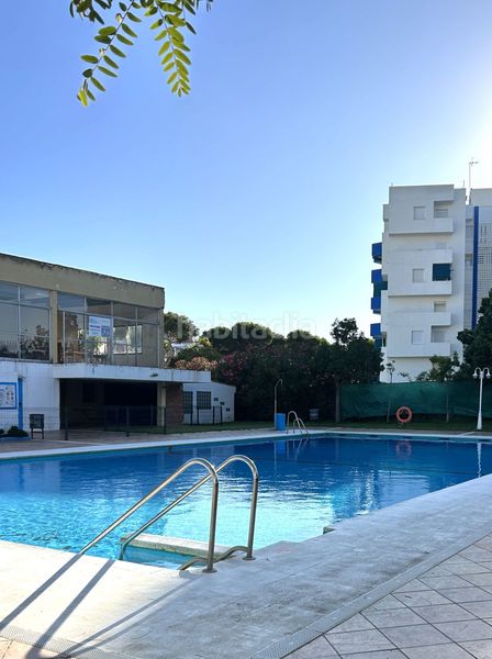 Foto a27df99a-9c0a-43ed-bac8-652119d283a0. Estudi amb piscina a Golf - Torre Almenara Almonte